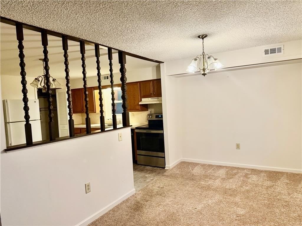 2406 Woodstock Dr #B - Photo 4 of 9