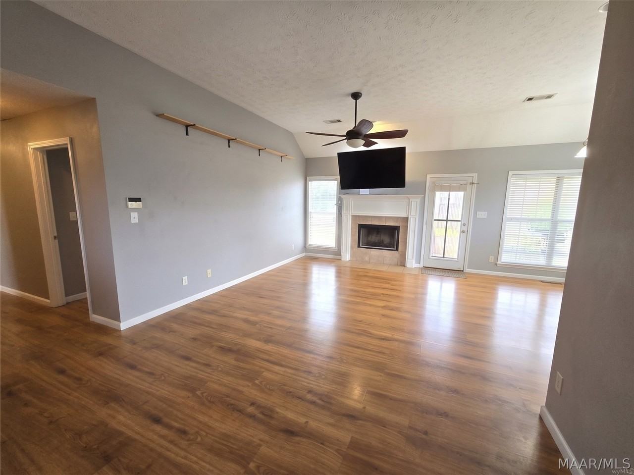 79 Taylor Xing - Photo 2 of 17