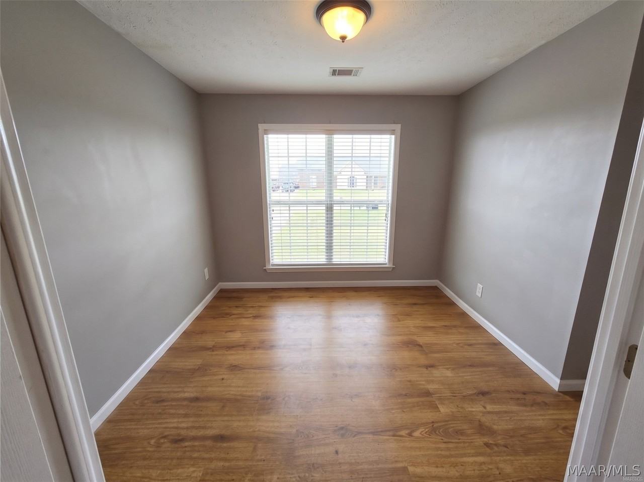 79 Taylor Xing - Photo 4 of 17