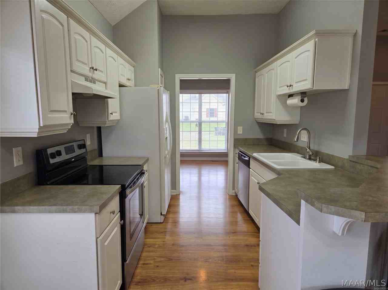 79 Taylor Xing - Photo 5 of 17