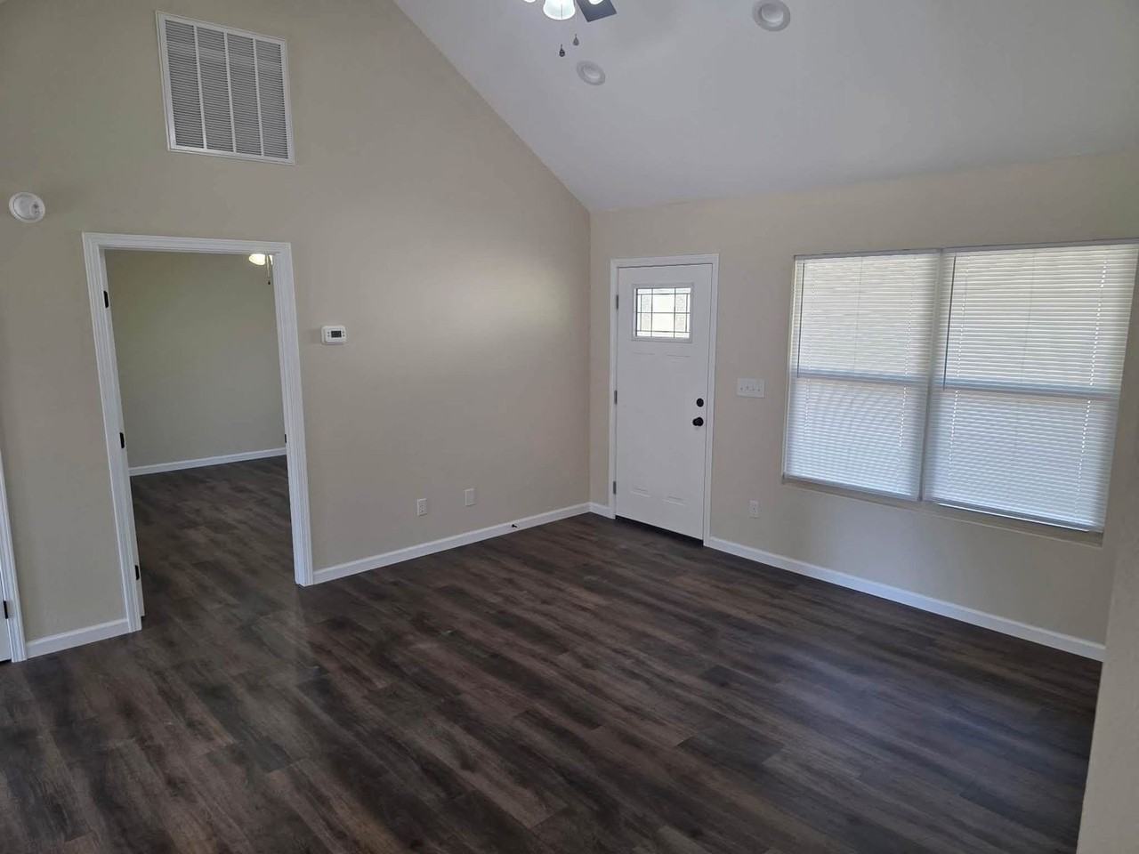 687 N Washington St - Photo 5 of 14