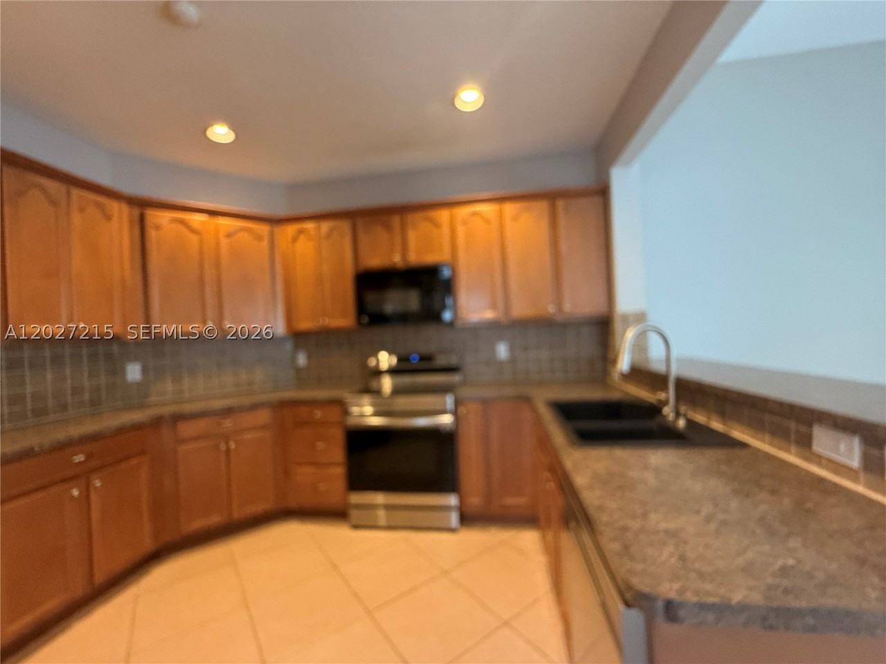 300 Cameron Dr - Photo 7 of 46