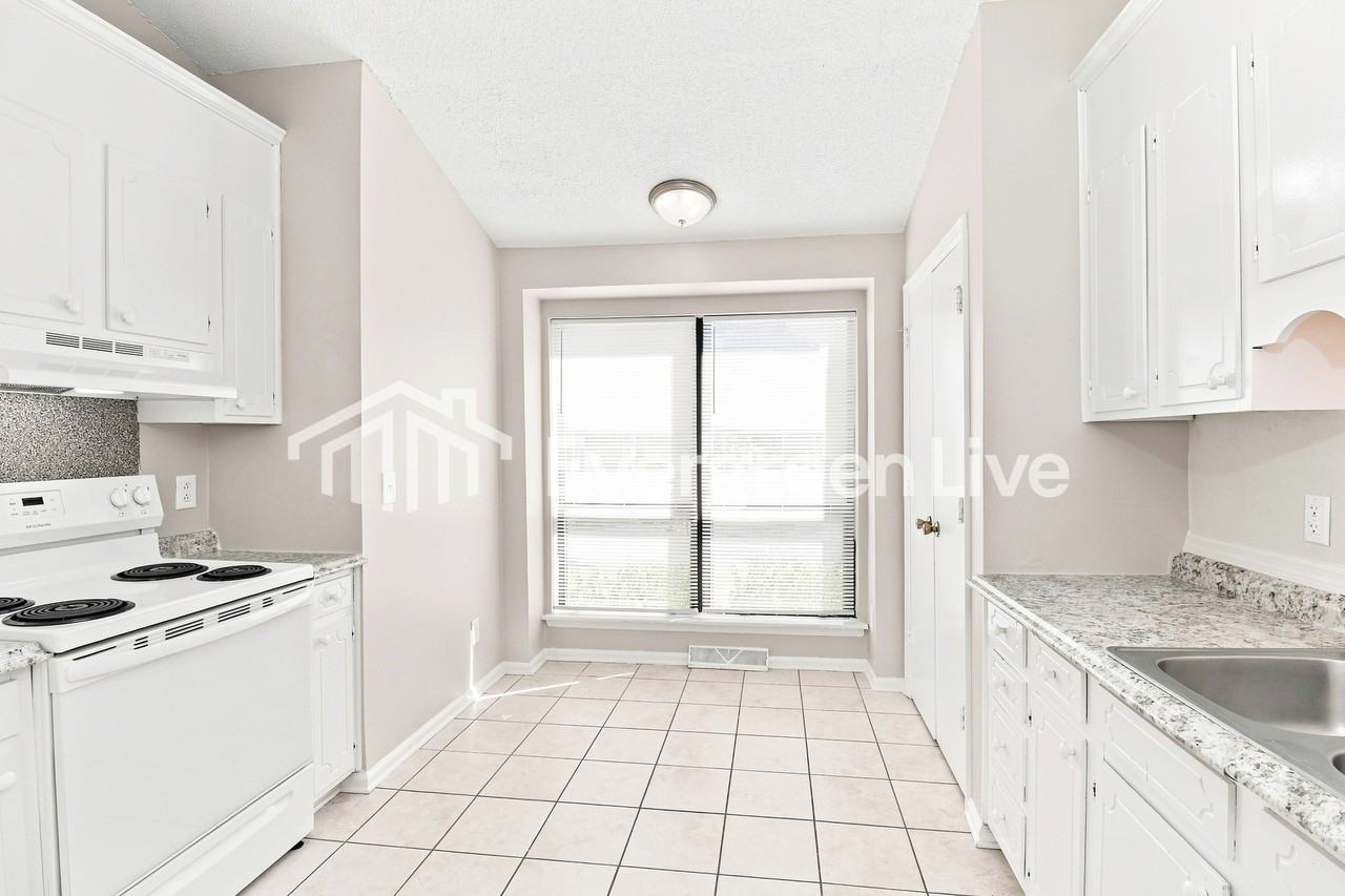 11129 Meadowcrest Ln - Photo 4 of 10