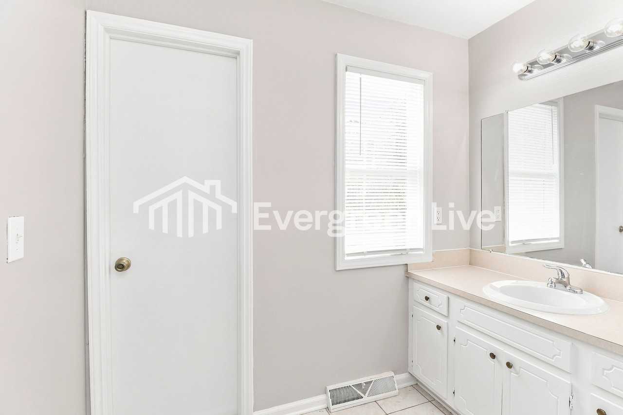 11129 Meadowcrest Ln - Photo 6 of 10
