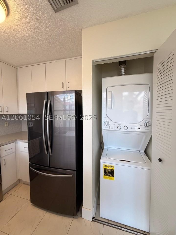 6431 Nw 171st St - Photo 6 of 17