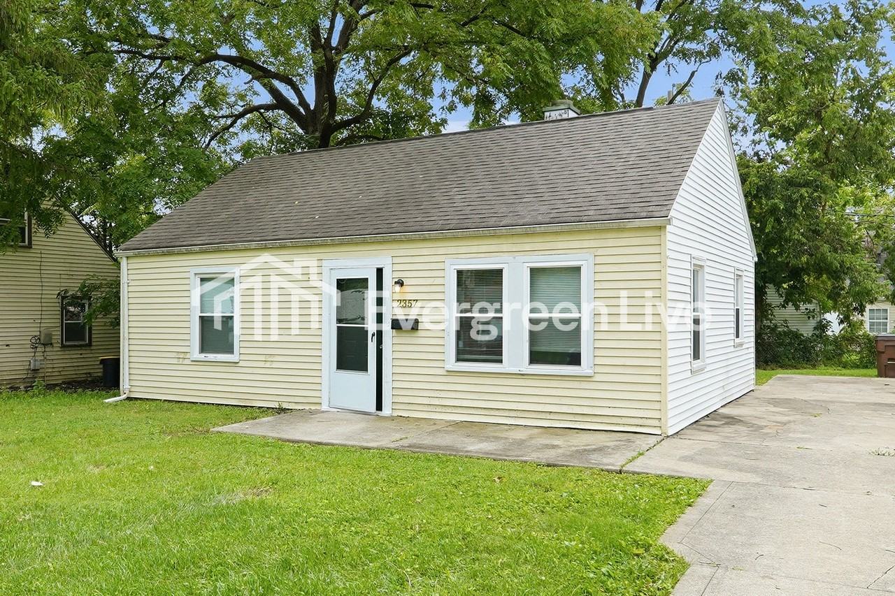 2357 Mecca Rd - Photo 2 of 15