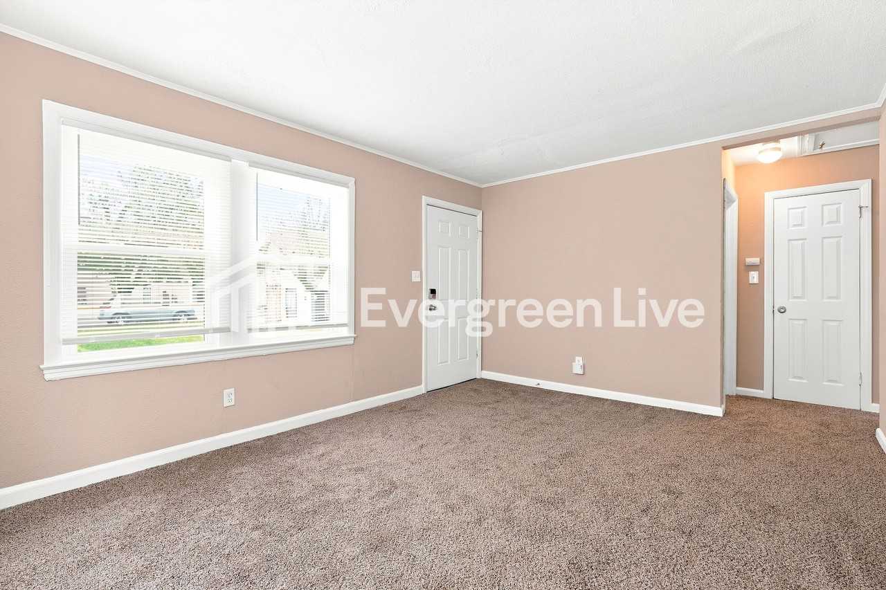 2357 Mecca Rd - Photo 3 of 15