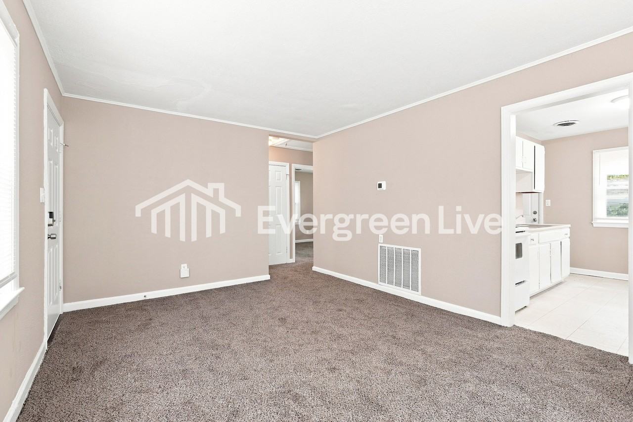 2357 Mecca Rd - Photo 4 of 15