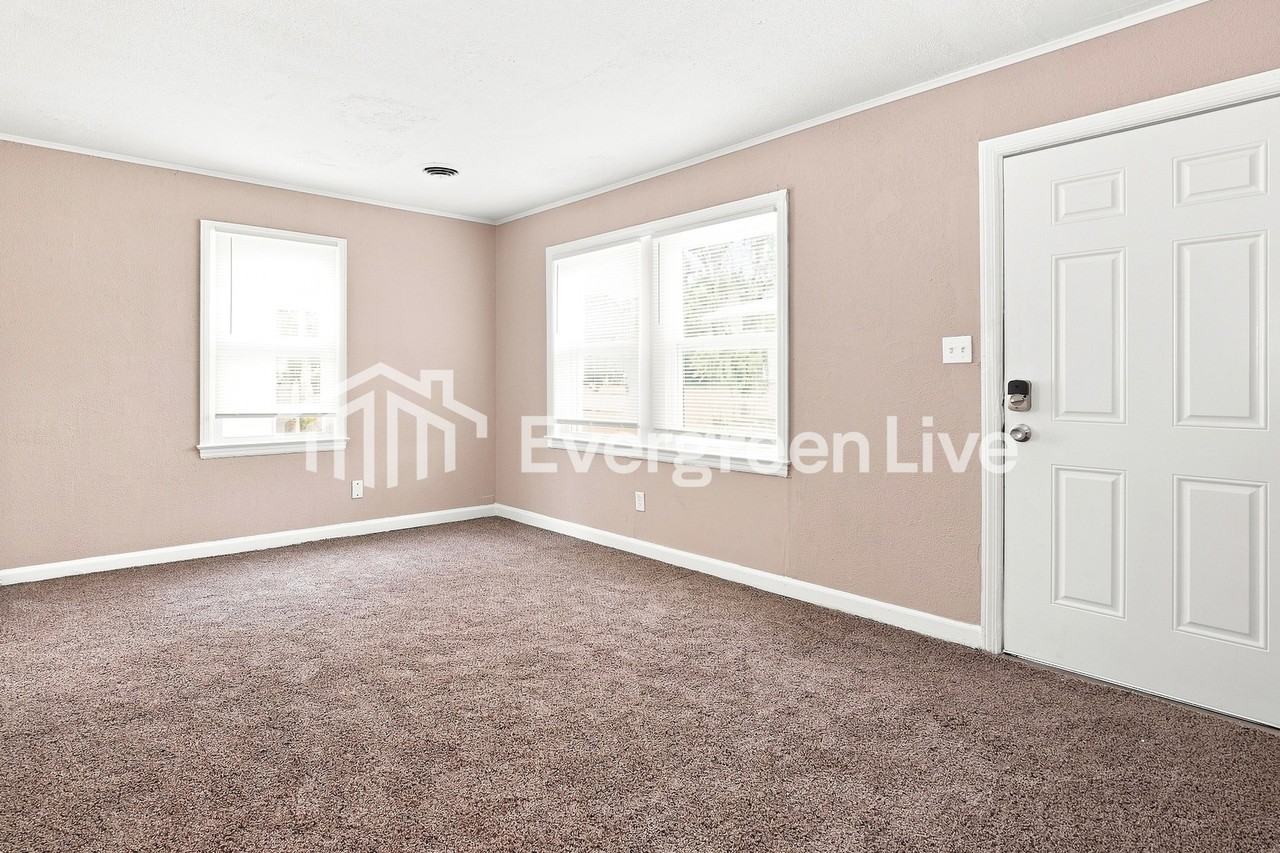 2357 Mecca Rd - Photo 5 of 15