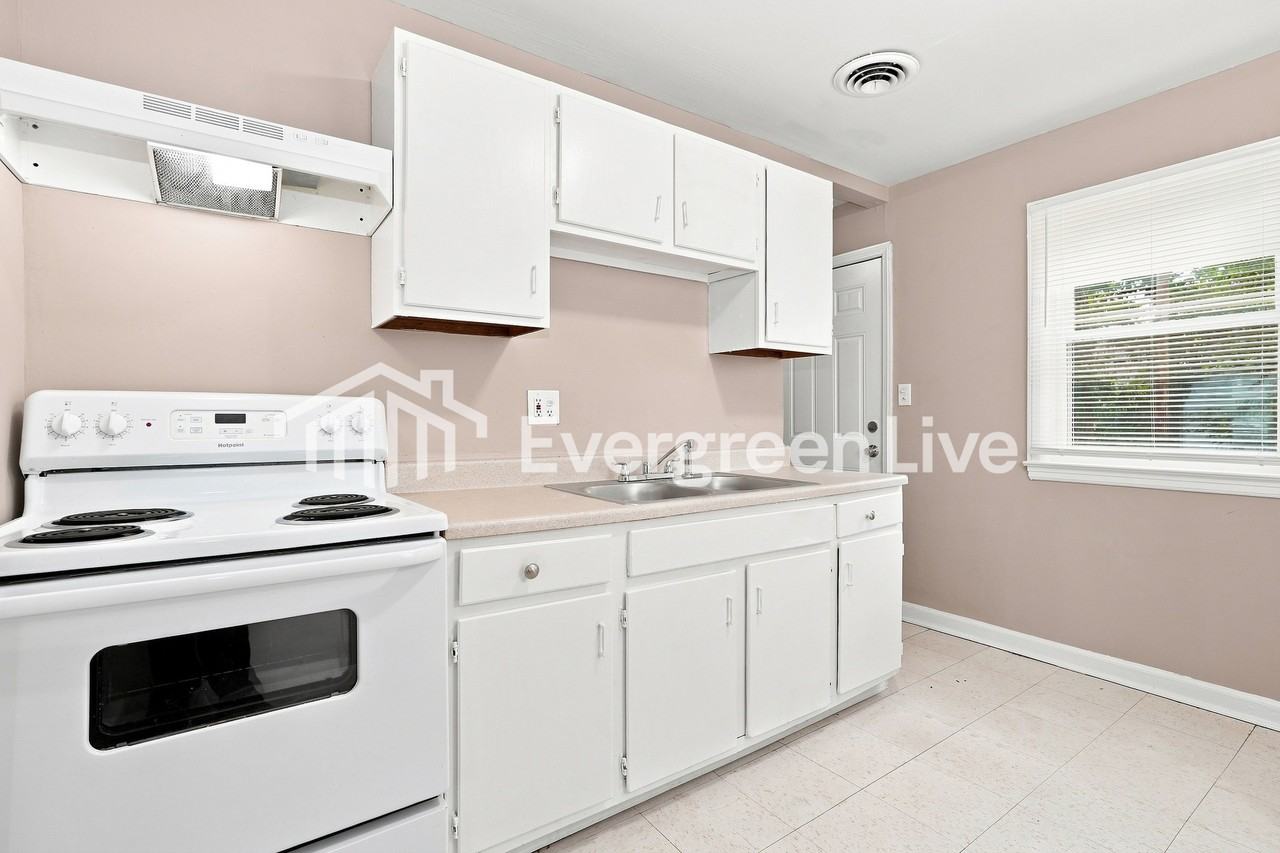 2357 Mecca Rd - Photo 6 of 15