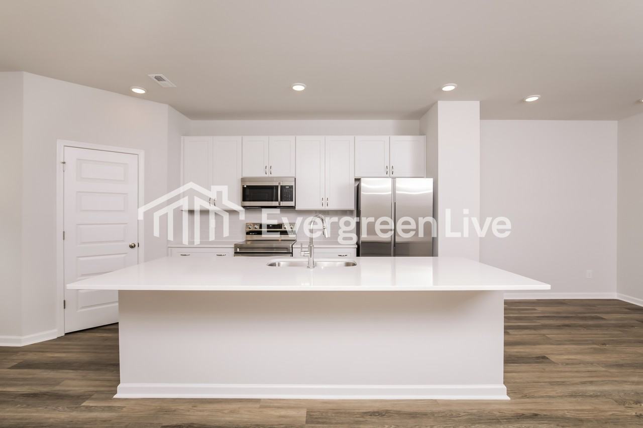563 Hodge Rd - Photo 7 of 16