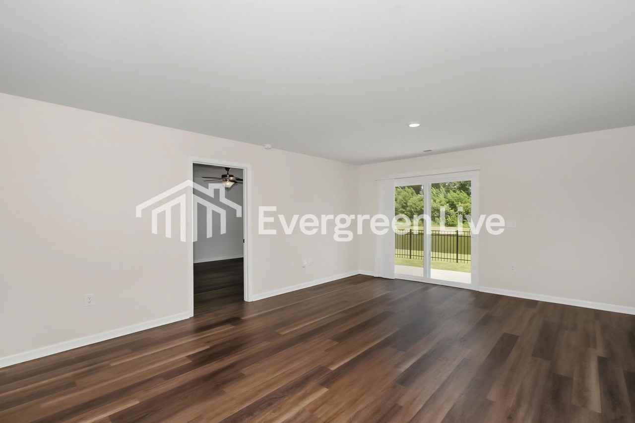 2292 Courtina Way - Photo 3 of 15
