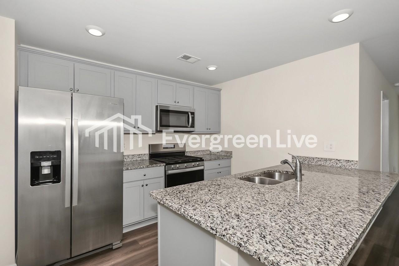 2292 Courtina Way - Photo 5 of 15