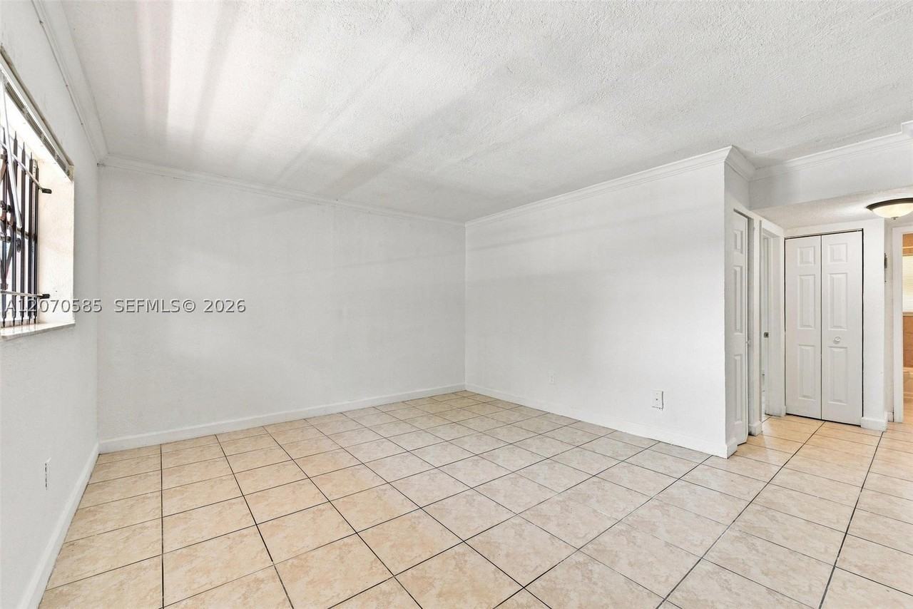 1245 W 24th St #223 - Photo 3 of 17