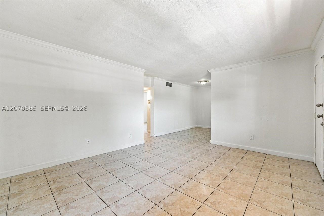 1245 W 24th St #223 - Photo 4 of 17
