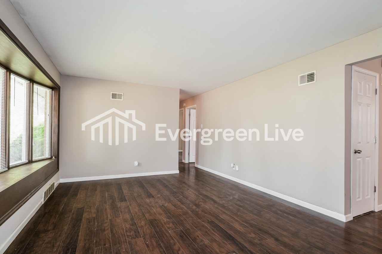 1160 Mundy Dr - Photo 3 of 15