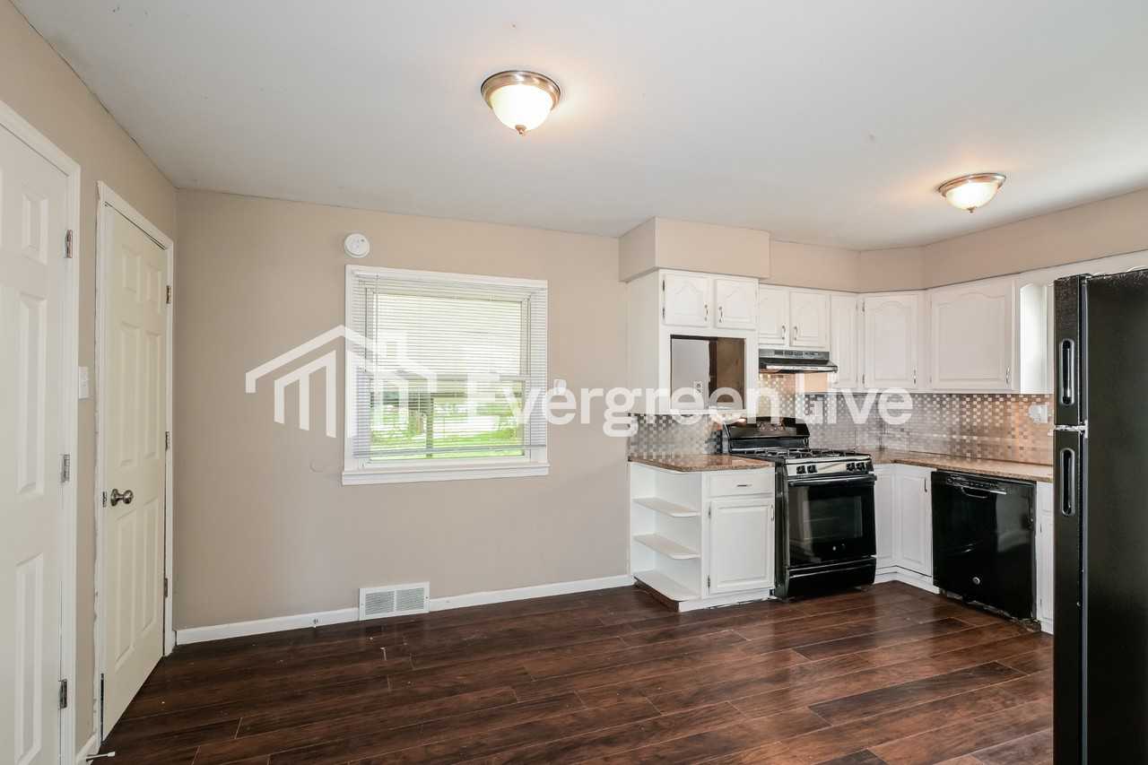 1160 Mundy Dr - Photo 5 of 15