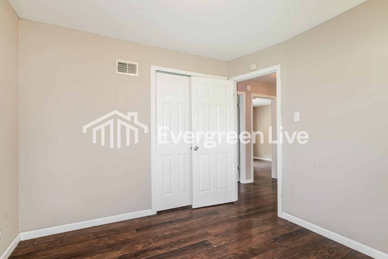 1160 Mundy Dr - Photo 7 of 15