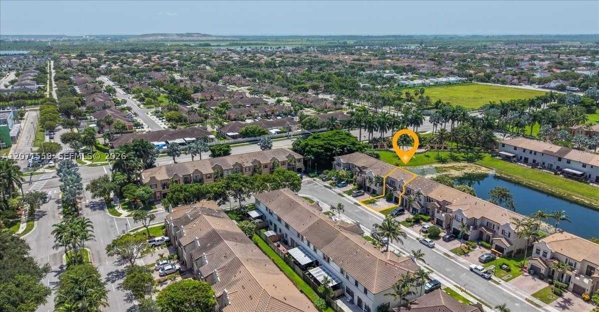 11224 Sw 236th Ln #11224 - Photo 4 of 34