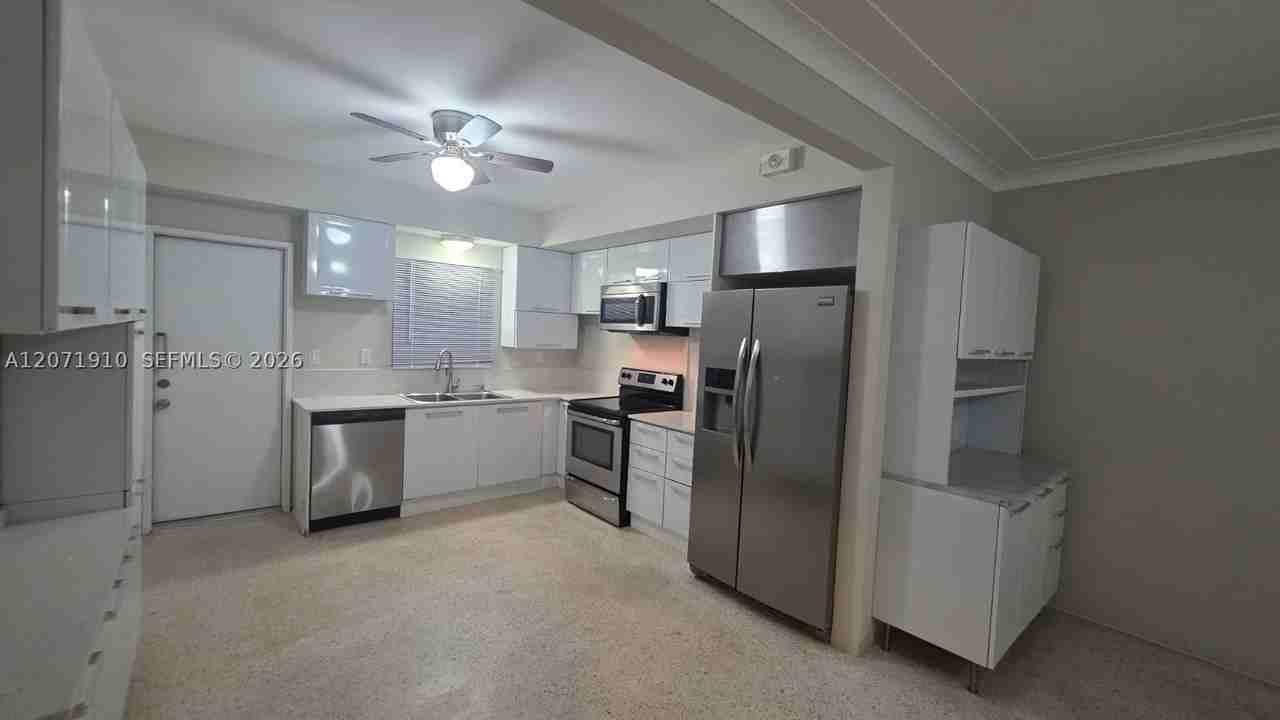 260 Sw 31st Ct #260 - Photo 4 of 11