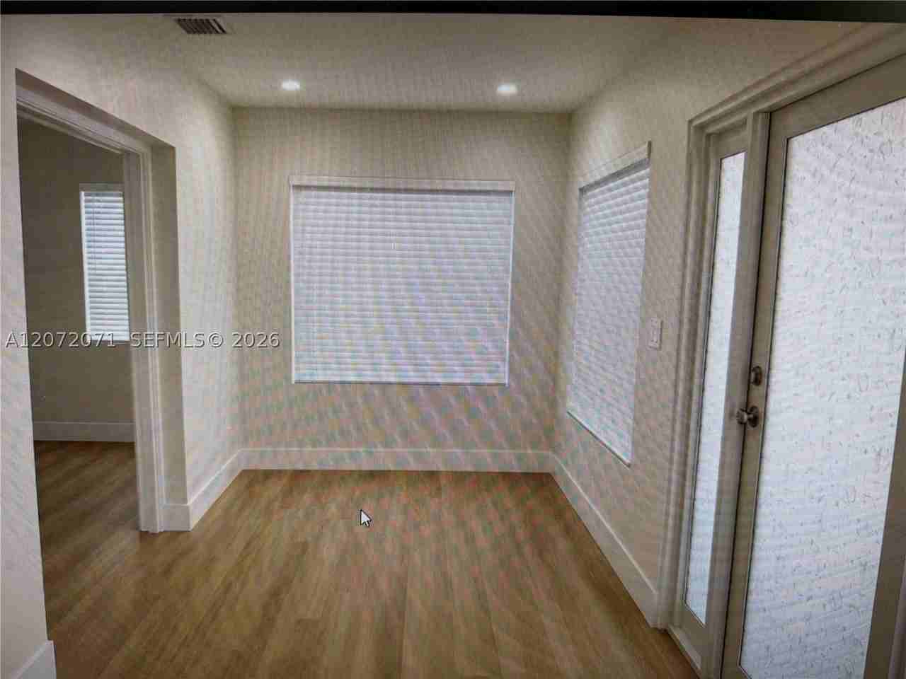 3648 Sw 25th Ter #3648 - Photo 3 of 11