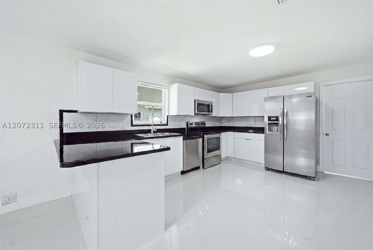 399 Nw 98th St #399 - Photo 4 of 23