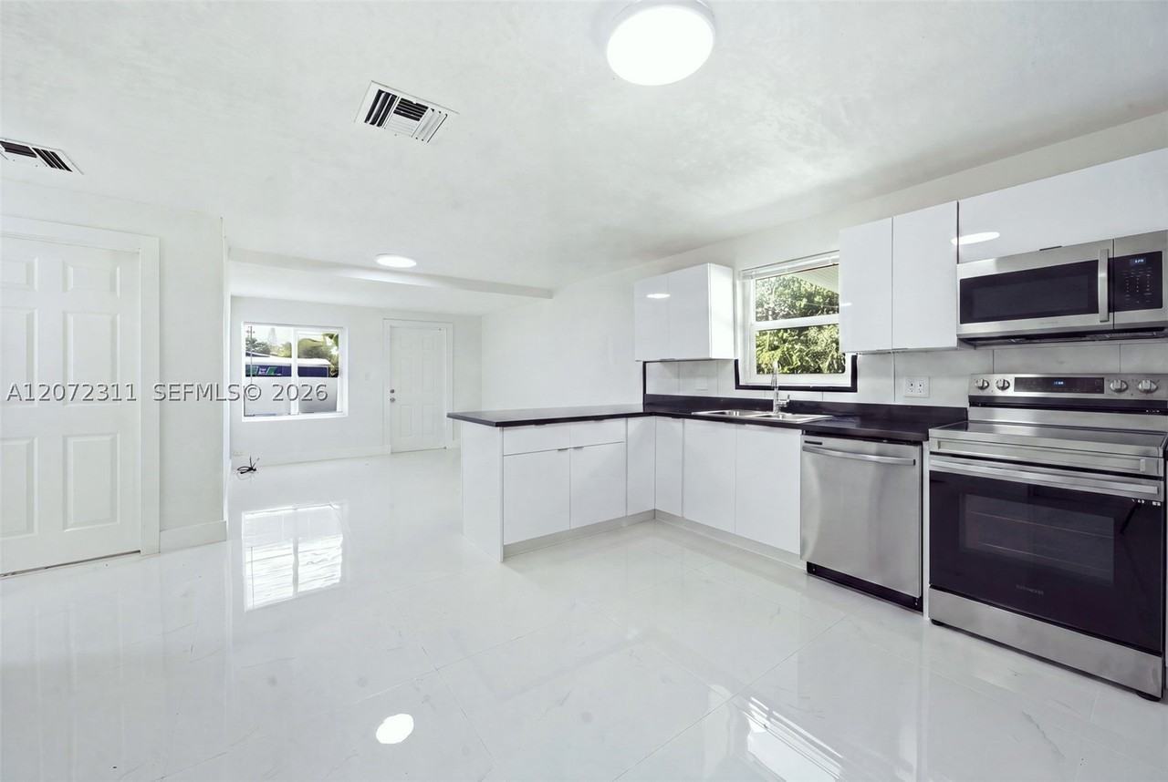 399 Nw 98th St #399 - Photo 6 of 23
