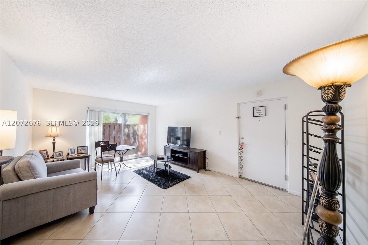 10826 N Kendall Dr #T13 - Photo 4 of 10