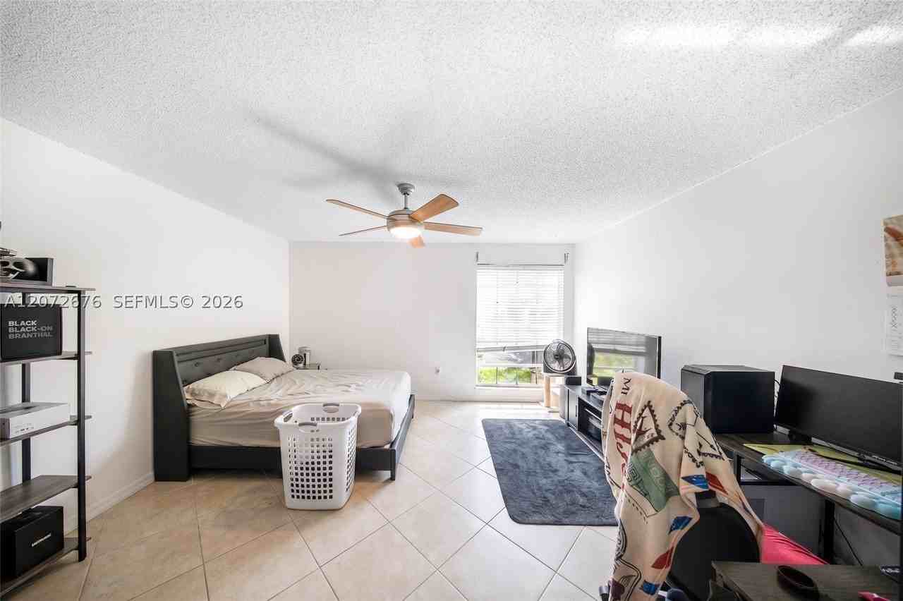 10826 N Kendall Dr #T13 - Photo 6 of 10