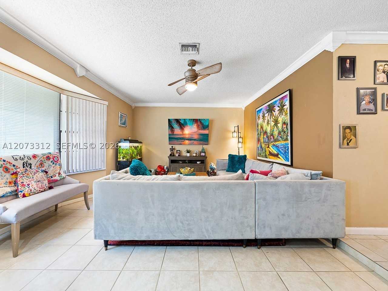 5009 Sw 104th Ave - Photo 7 of 30