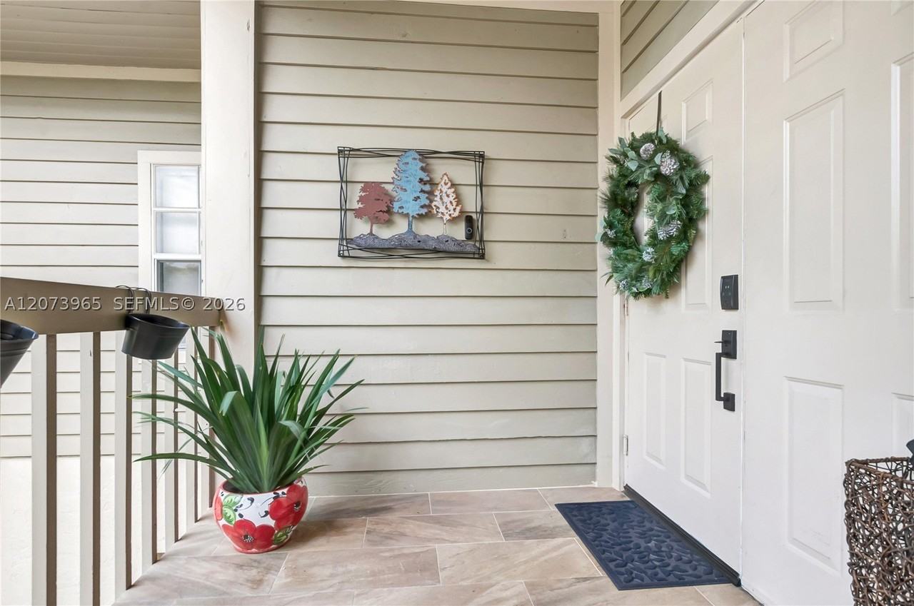 7616 Elmridge Dr #7U - Photo 4 of 33