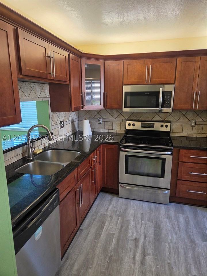 8041 Southgate Blvd #H6 - Photo 4 of 24
