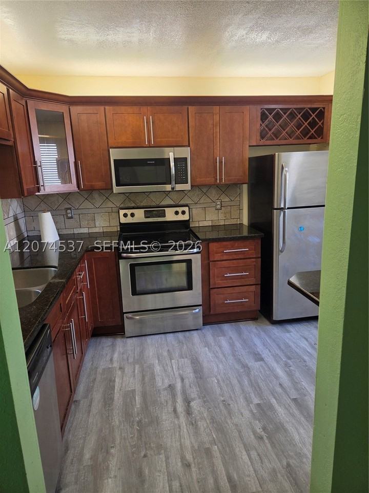 8041 Southgate Blvd #H6 - Photo 5 of 24