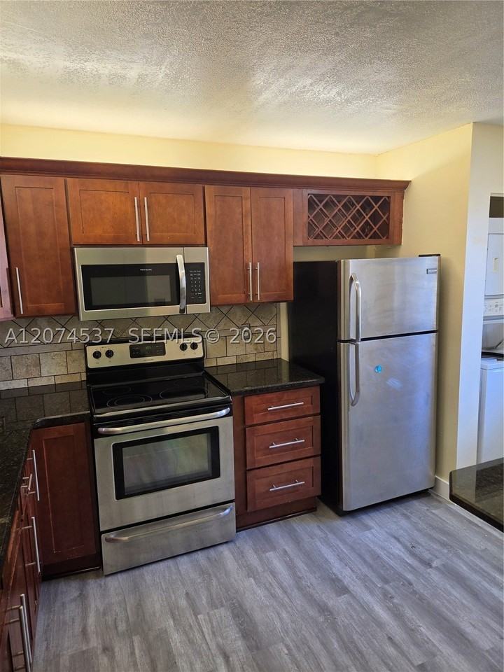 8041 Southgate Blvd #H6 - Photo 7 of 24