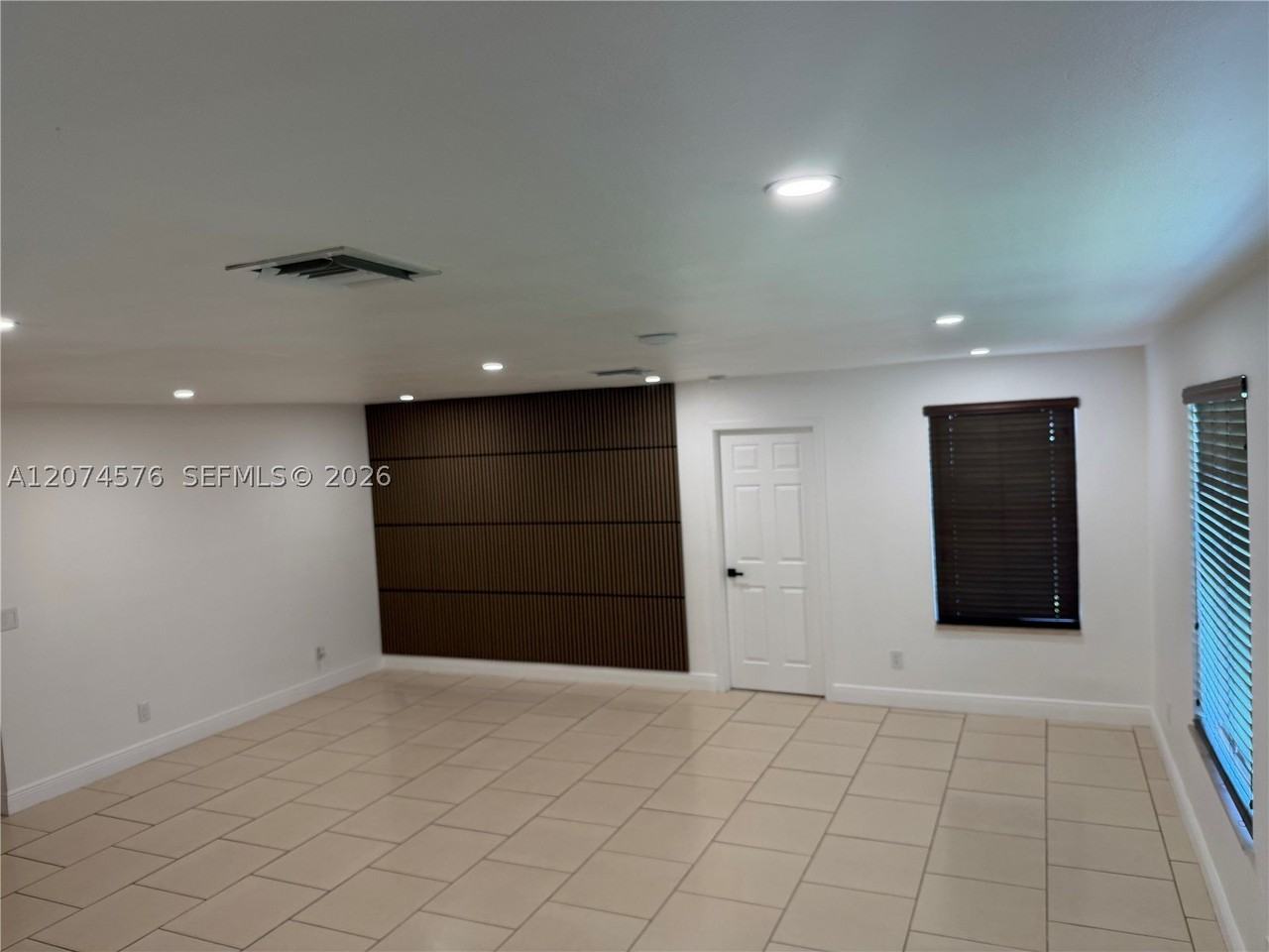 5201 Sw 22nd St - Photo 5 of 12