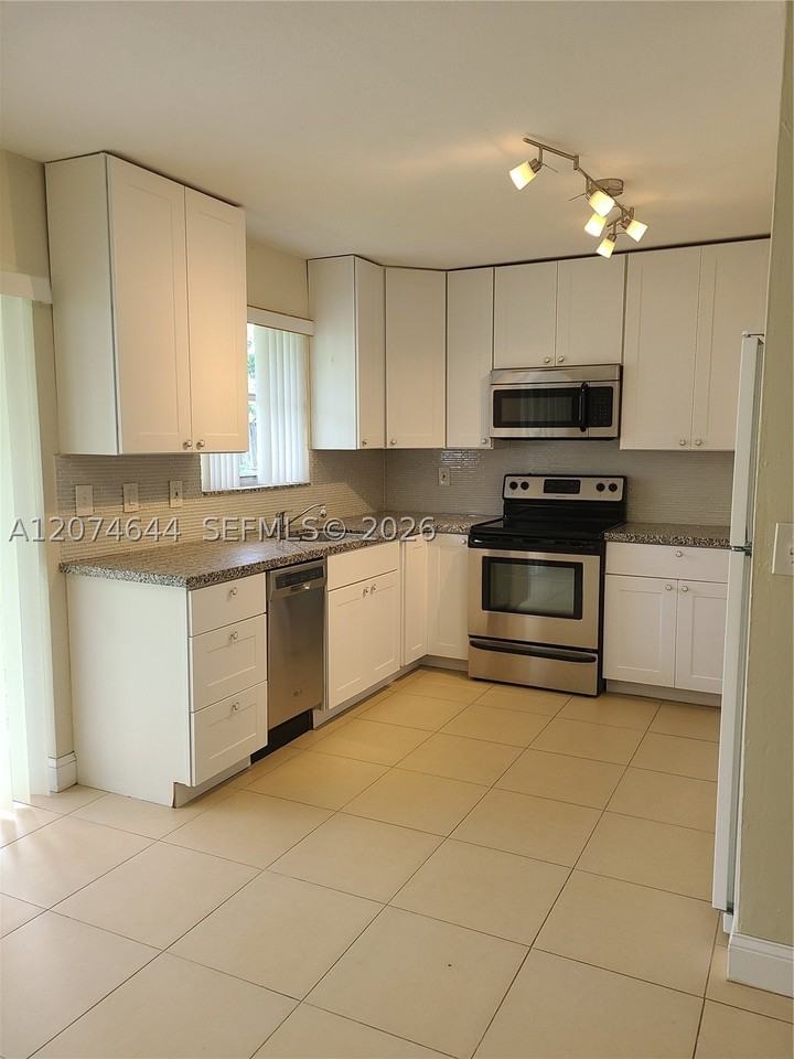 6580 Grant St - Photo 2 of 12