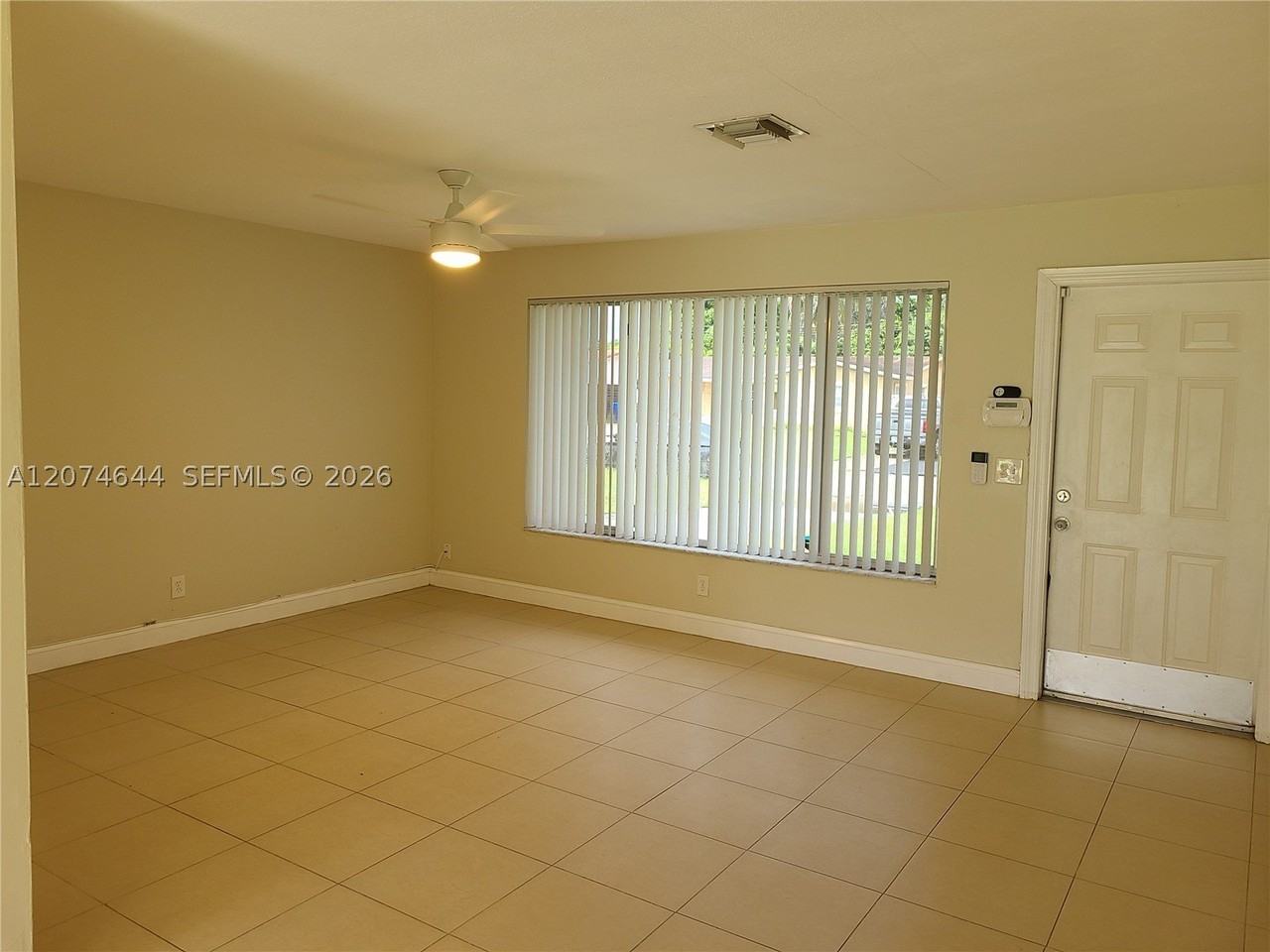 6580 Grant St - Photo 4 of 12
