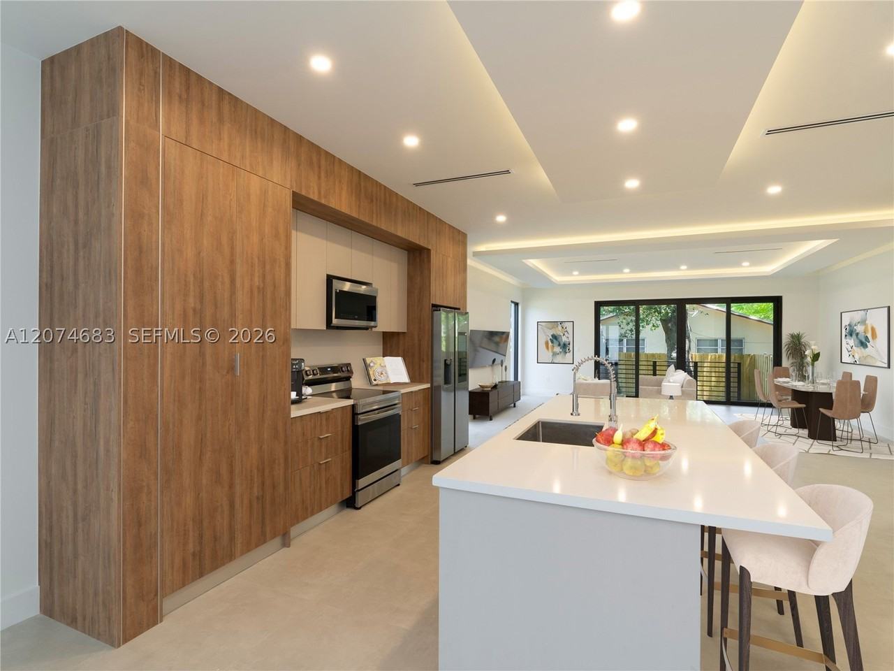 849 Sw 29th St - Photo 2 of 20