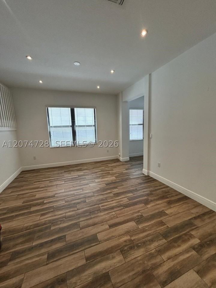 731 Ne 193rd St #731 - Photo 4 of 20