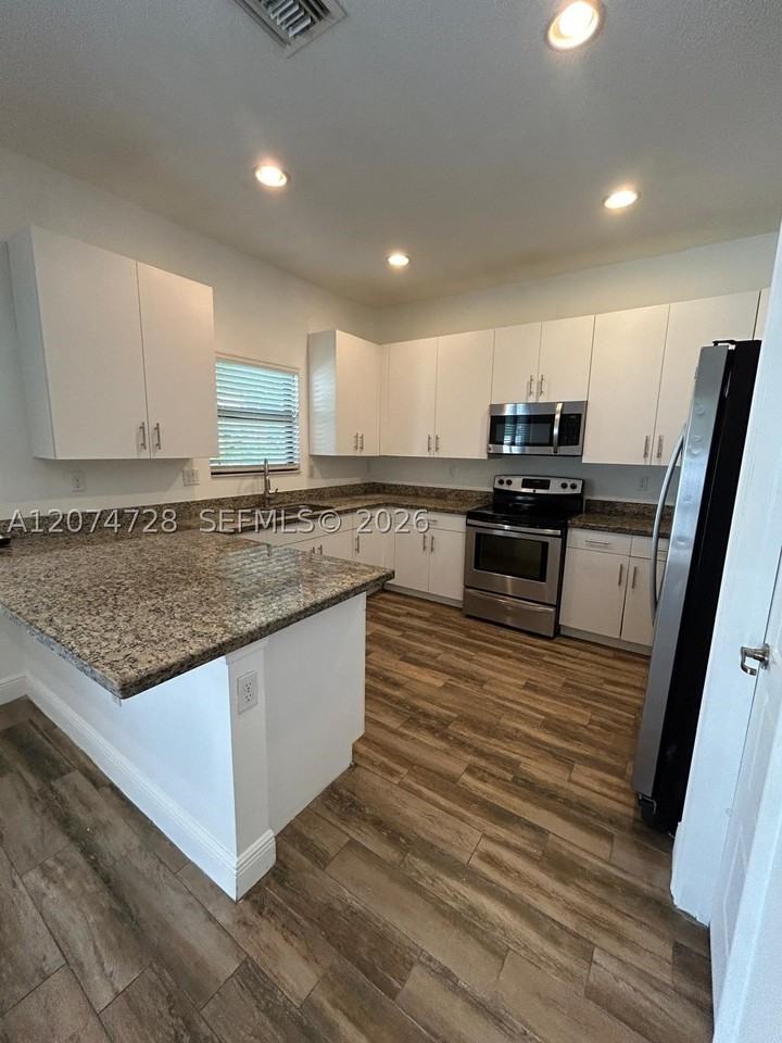 731 Ne 193rd St #731 - Photo 6 of 20