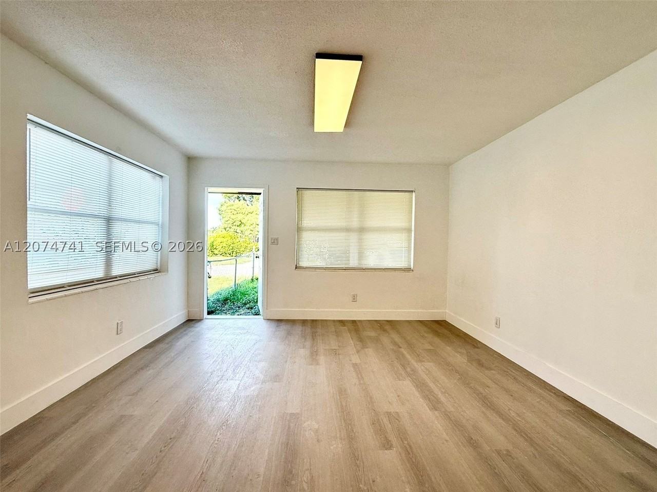 910 Sw 2nd Ave #910 - Photo 3 of 15