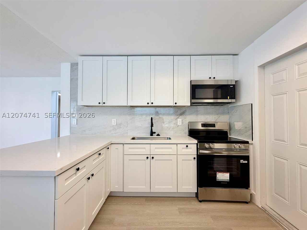 910 Sw 2nd Ave #910 - Photo 6 of 15