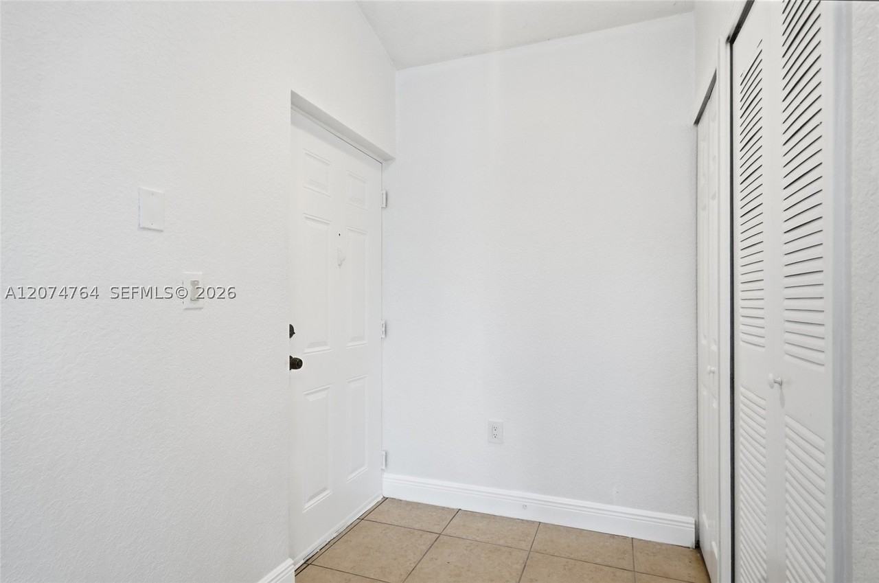 21000 Sw 87th Ave #307 - Photo 4 of 26
