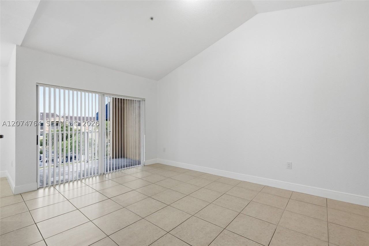 21000 Sw 87th Ave #307 - Photo 5 of 26