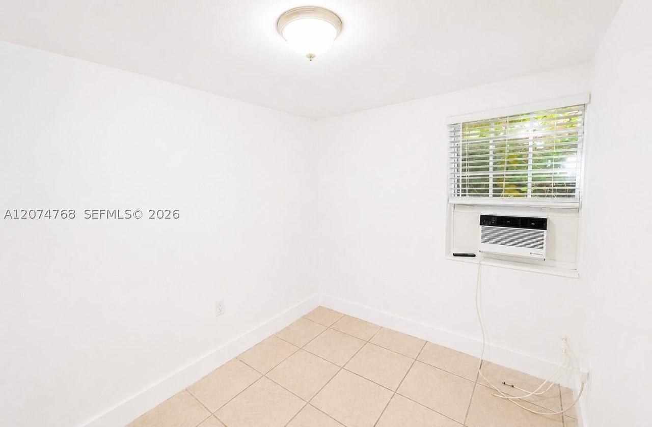 2300 W Flagler St #21A - Photo 3 of 10