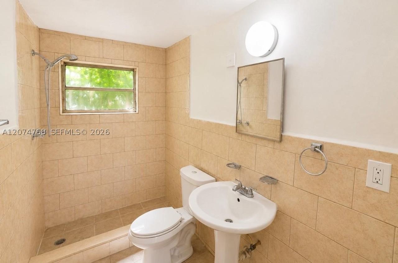 2300 W Flagler St #21A - Photo 6 of 10