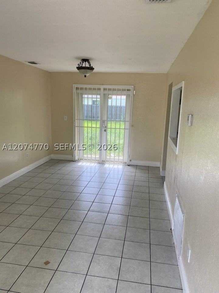 27922 Sw 130th Ct - Photo 2 of 9