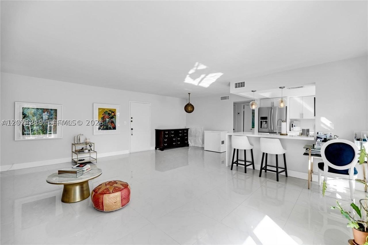 110 Salamanca Ave #403 - Photo 3 of 23
