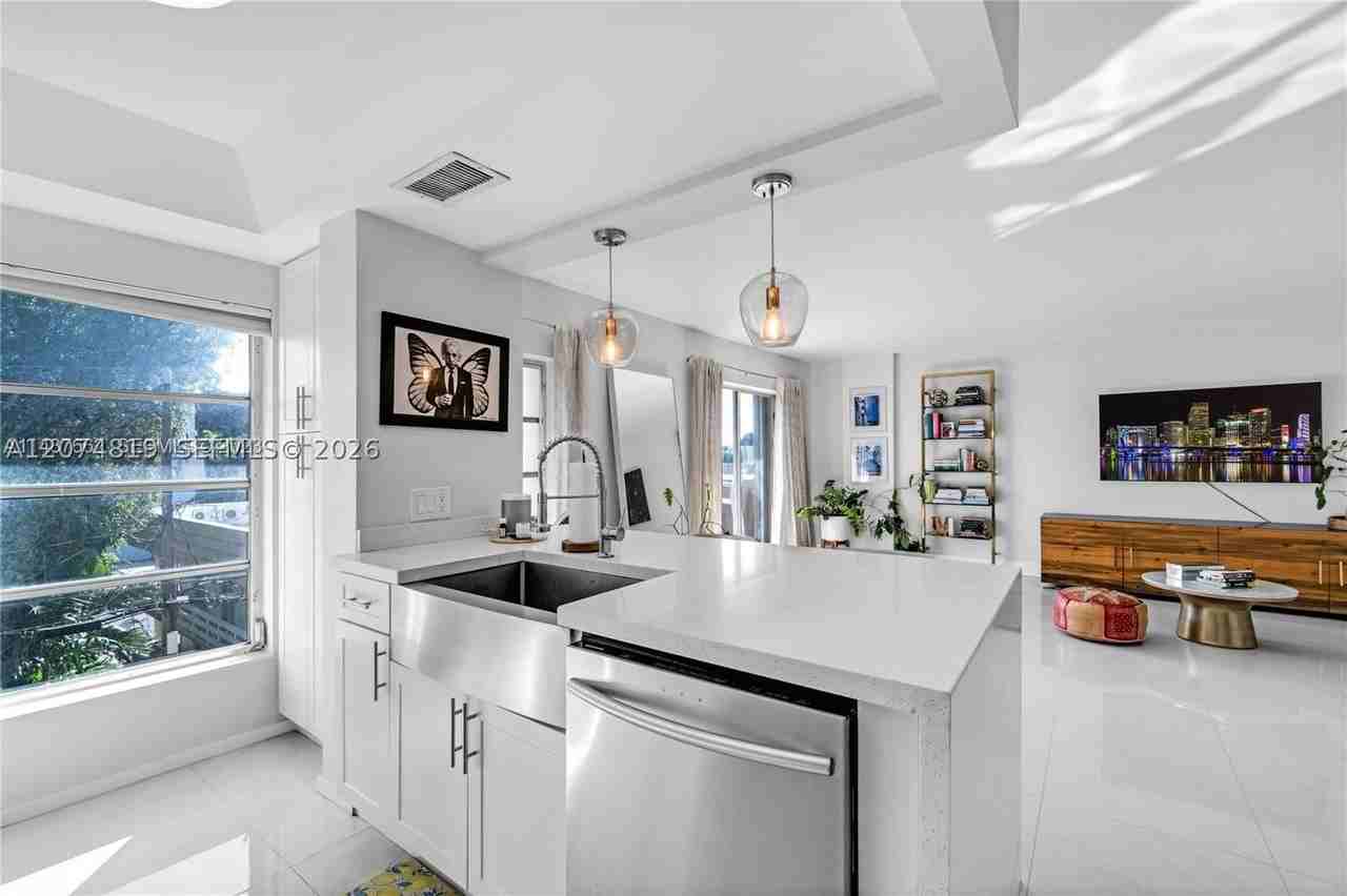 110 Salamanca Ave #403 - Photo 6 of 23