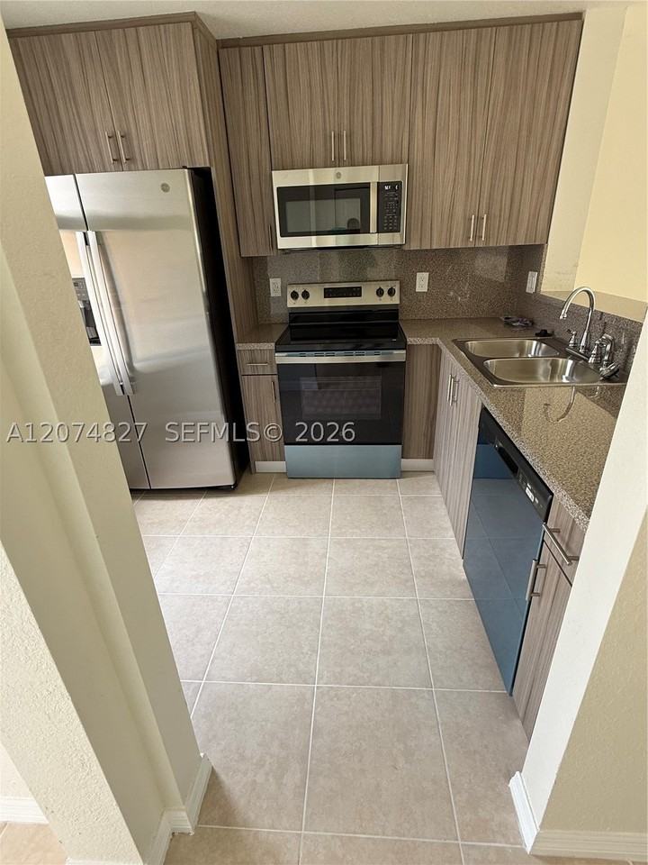 26259 Sw 135th Pl - Photo 5 of 10